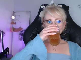 CinderellaMoon live cam preview