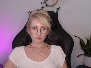CinderellaMoon live cam preview