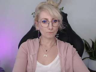 CinderellaMoon live cam preview