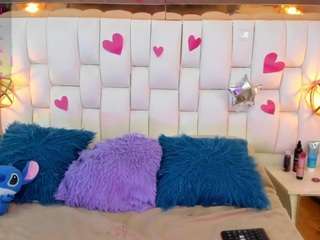 foxxydolce Live Webcam on CamSoda