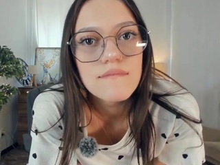 Live webcam model kimberliewinningham on Soda Cams