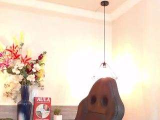 Live webcam model miakarsson on Soda Cams