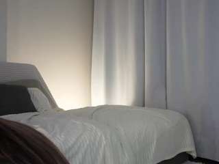 Millie live cam — ass clapping, camel toe, dildo or vibrator