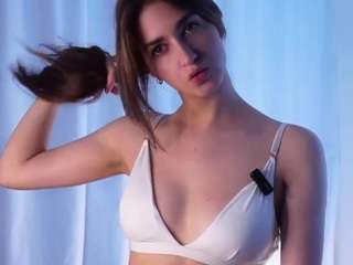 Millie live cam preview