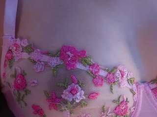 Millie live cam preview