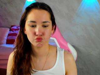 le modèle anna-belliss est en webcam porno dans un show sur le site camsoda, il possède les tags suivants: ahegao,shaved pussy,ass,nude,orgasm,petite,pov,public,sexy,skinny,no drinking,spank,spanking,strip,striptease,tattoos,tease,twerk,yoga,no smoking