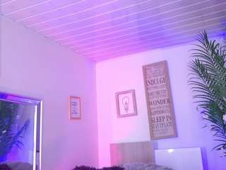 Live webcam model dakota-moon on Soda Cams