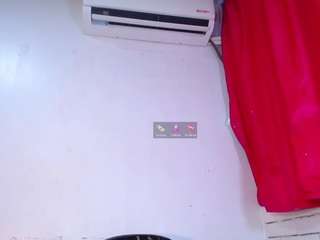 nikollxxx Live Webcam on CamSoda