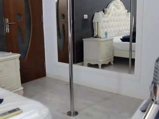 SerenaBFF live webcam show