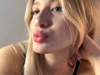 Live webcam model shelamcconnaughy on Soda Cams