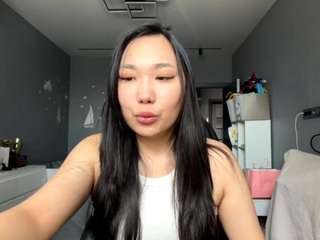 Live webcam model shellavienneau on Soda Cams