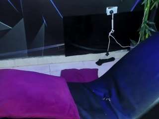 yolepero's CamSoda show and profile