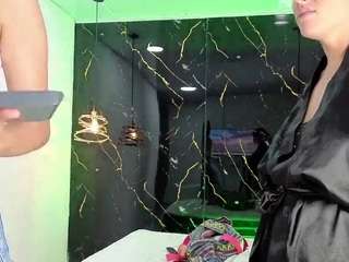 aria-kitty19 Live Webcam on CamSoda