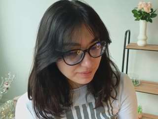 le modèle bell-menis est en webcam porno dans un show sur le site camsoda, il possède les tags suivants: anal toys,dirty talk,double penetration,foot fetish,green eyes,no drinking,orgasm,raven hair,sex toys,skinny,small tits,tattoos,twerk,hd