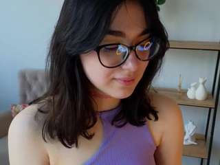 le modèle bell-menis est en webcam porno dans un show sur le site camsoda, il possède les tags suivants: anal toys,dirty talk,double penetration,foot fetish,green eyes,no drinking,orgasm,raven hair,sex toys,skinny,tattoos,twerk,hd