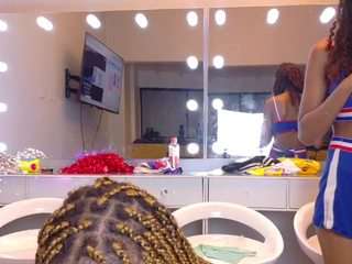 Live webcam model daniellemia68 on Soda Cams