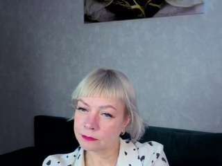 ella-ley Live Webcam on CamSoda