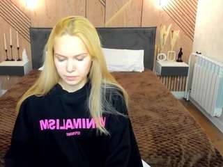 ella-ley's CamSoda show and profile