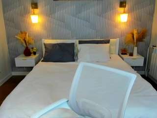 ella-ley live cam profile