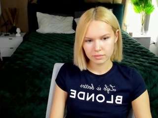 ella-ley live cam profile