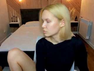 ella-ley's CamSoda show and profile