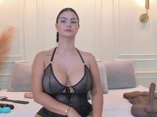 Live webcam model selenacutee on Soda Cams