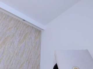 ali-lenns Live Webcam on CamSoda