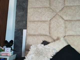 ariaa-monroe's CamSoda show and profile