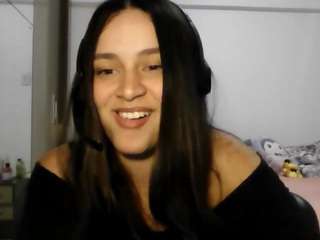 Live webcam model camimikkelsen on Soda Cams