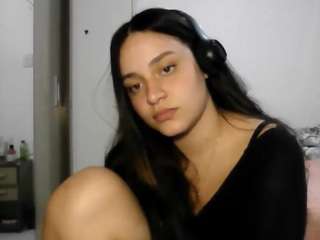 Live webcam model camimikkelsen on Soda Cams