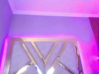 charlotte-miles live webcam show