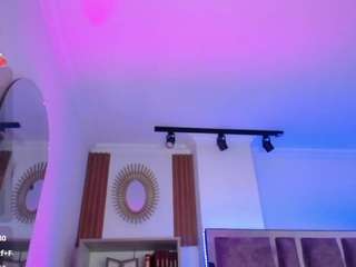 charlotte-miles's live room