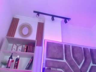 Charlotte-miles live webcam show
