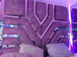 Charlotte-miles live webcam show