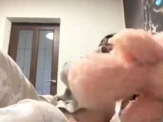 Live webcam model danielazanueta on Soda Cams