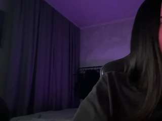 Live webcam model emasivert on Soda Cams