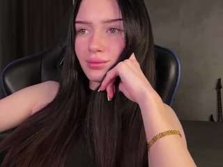 emasivert Live Webcam on CamSoda