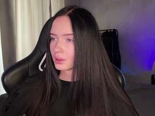 emasivert live cam profile