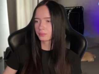 emasivert live cam profile