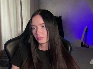 emasivert live cam profile