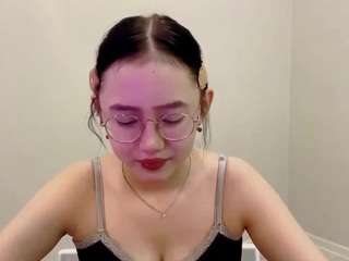 le modèle georgianawaiden est en webcam porno dans un show sur le site camsoda, il possède les tags suivants: anal,skinny,nipple piercings,no drinking,no smoking,orgasm,public,pussy,sexting,sexy,shaved pussy,spank,naked,squirter,strip,striptease,tattoos,tease,teen 18,thick