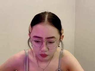 Model ini sedang live sekarang. georgianawaiden