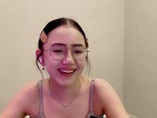 Acest model este live acum. georgianawaiden