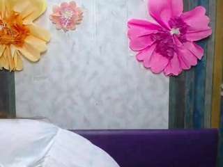 MeganPirs live cam preview