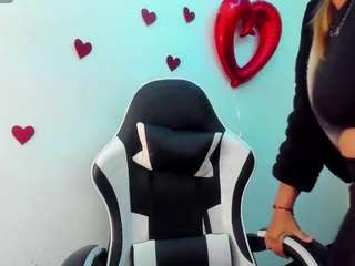 melisa-14's CamSoda show and profile
