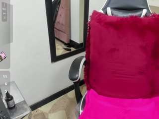 Model ini sedang live sekarang. melisa-14