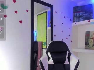 Este modelo está en vivo ahora. melisa-14