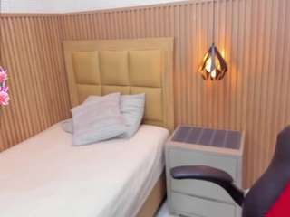 Live webcam model samantha-fiore on Soda Cams