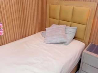 Live webcam model samantha-fiore on Soda Cams