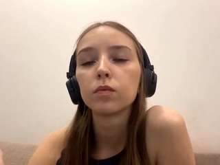 Live webcam model santamckearney on Soda Cams